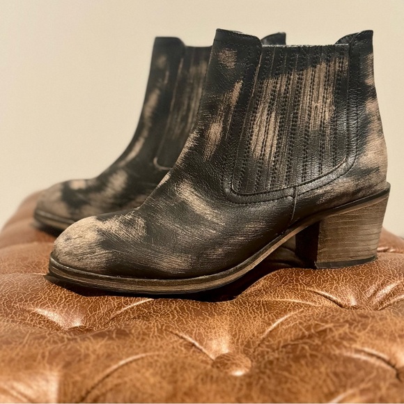 Roan Barcelona Women's Ankle Booties - Picture 1 of 6